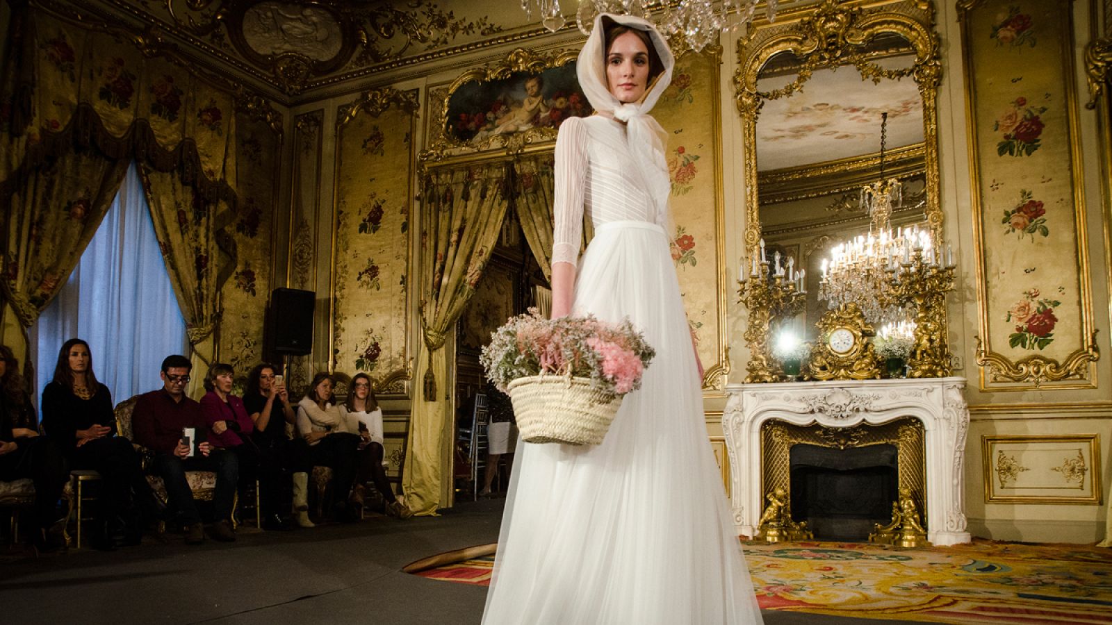 Una de las modelos de Santos Costura.