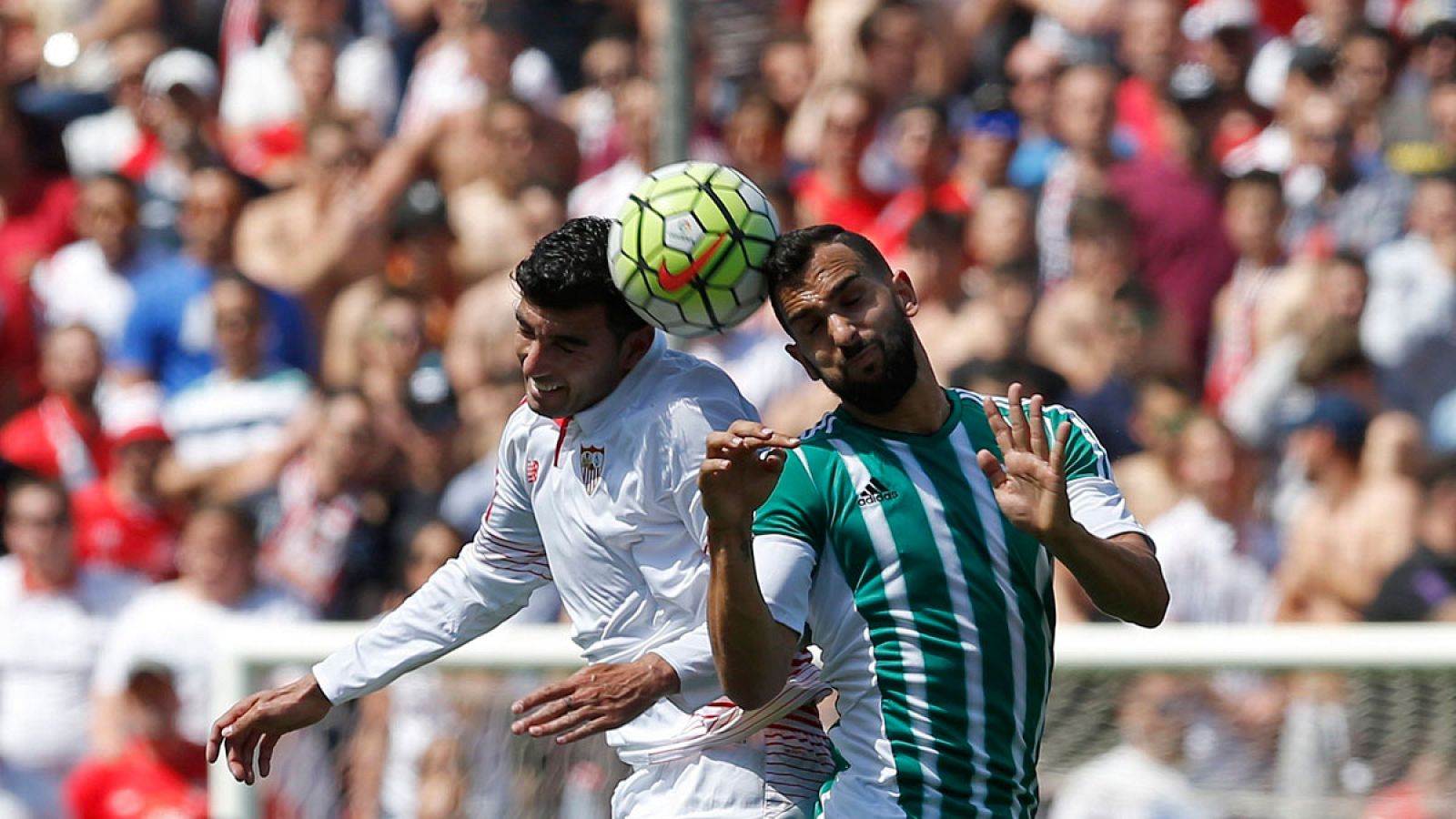 El Sevilla se lleva el derbi en el Sánchez Pizjuán