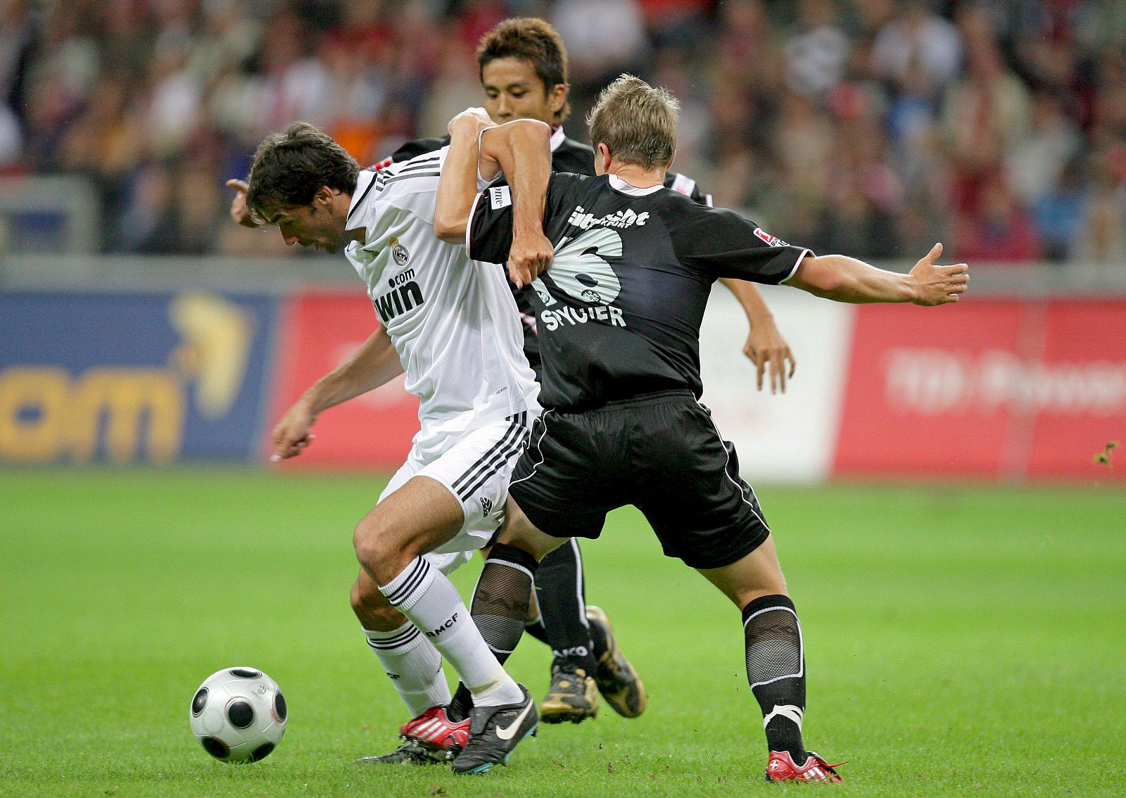 El Madrid empata en Fráncfort