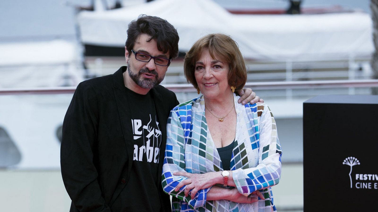 El director Pedro Barbero, y la actriz Carmen Maura en la presentación de 'El futuro ya no es lo que era'.