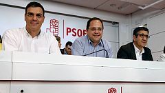 Sánchez pide a los suyos unidad y que confíen en él tras presentar su candidatura a las primarias