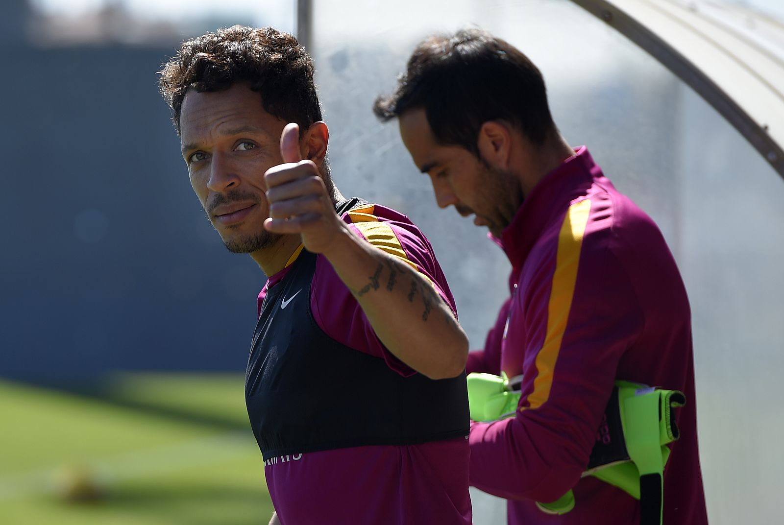 El defensa brasileño del FC Barcelona Adriano Correia.