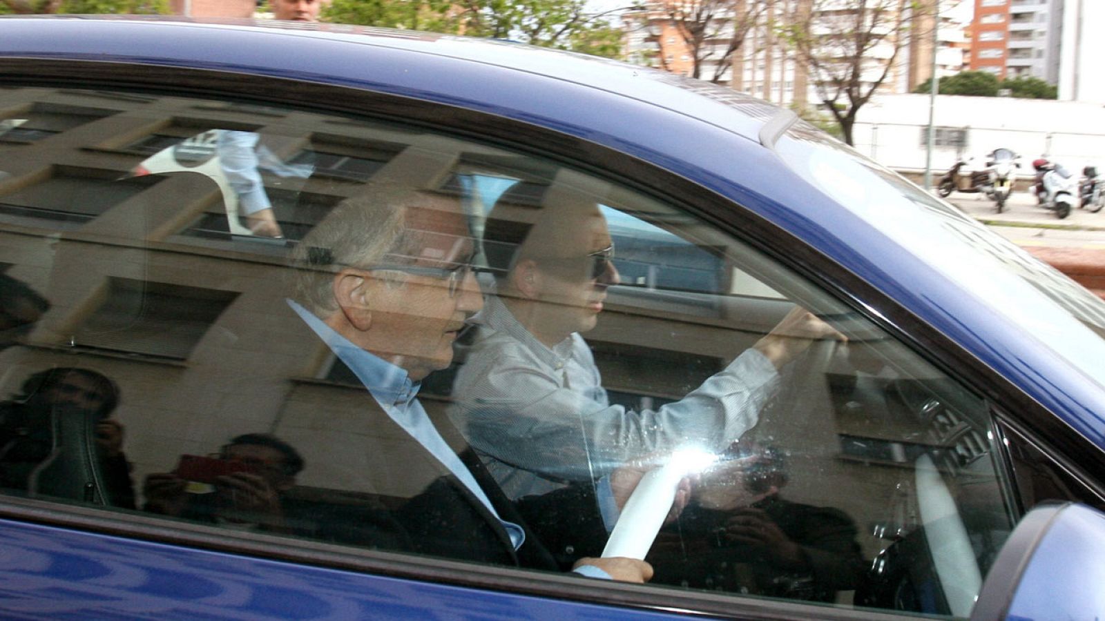 El primer teniente de alcalde de Viladecans, Joaquín Guerrero, tras ser puesto en libertad