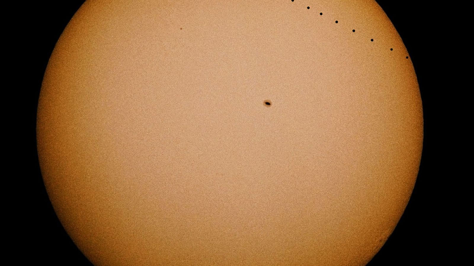 Mercurio comenzará a cruzar el Sol a las 13:12 horas (hora peninsular española), el lunes 9 de mayo