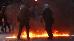 Miles de griegos se manifiestan en Atenas contra las reformas fiscal y de las pensiones