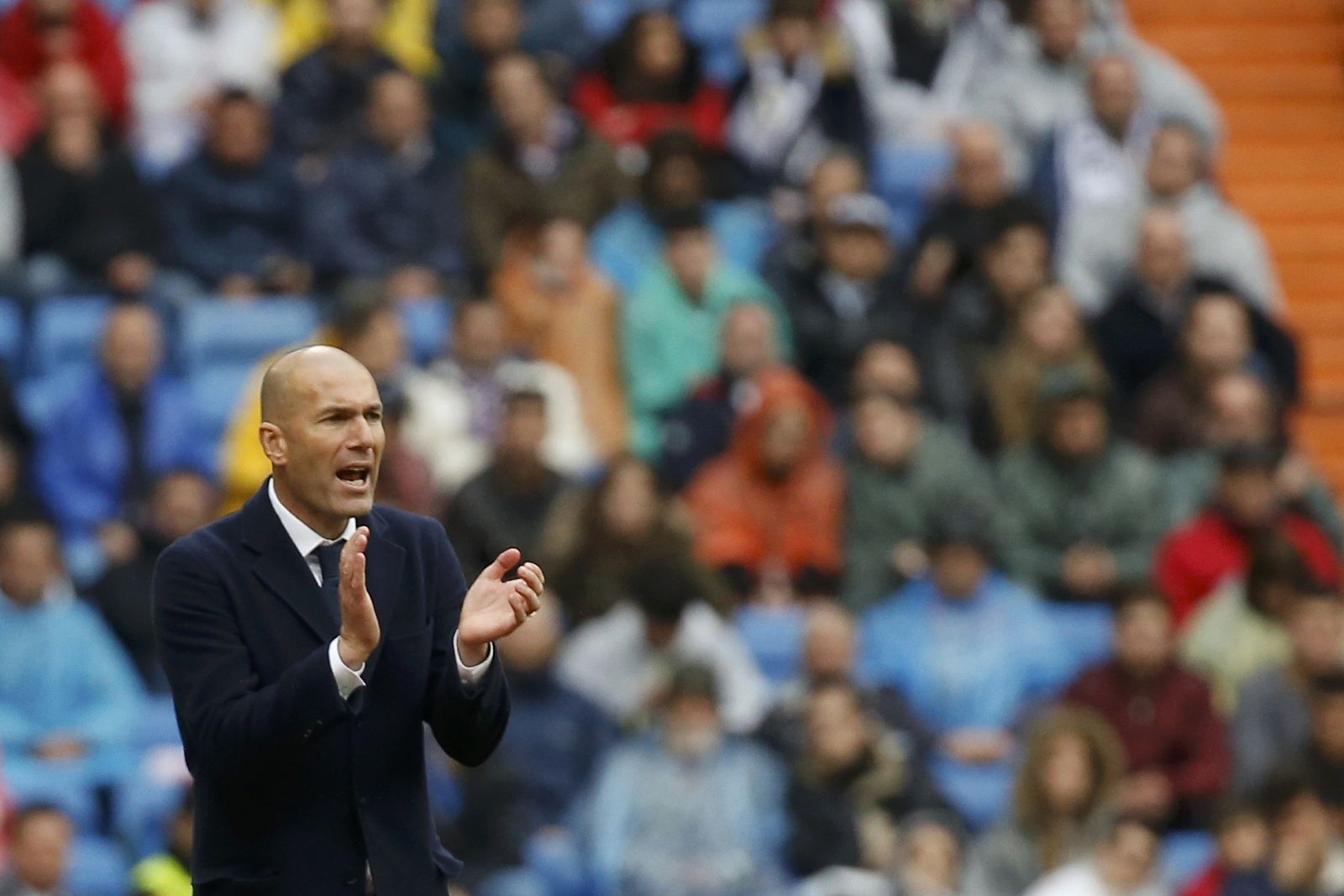 Zidane dirige al Real Madrid en el Bernabéu