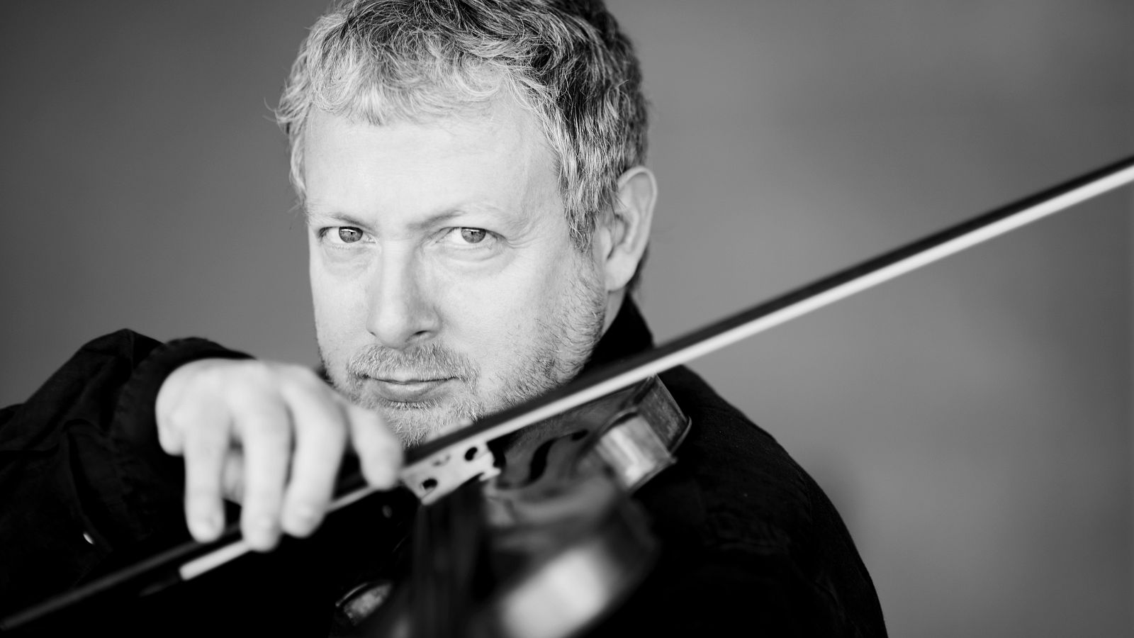 El violinista y director italiano Fabio Biondi