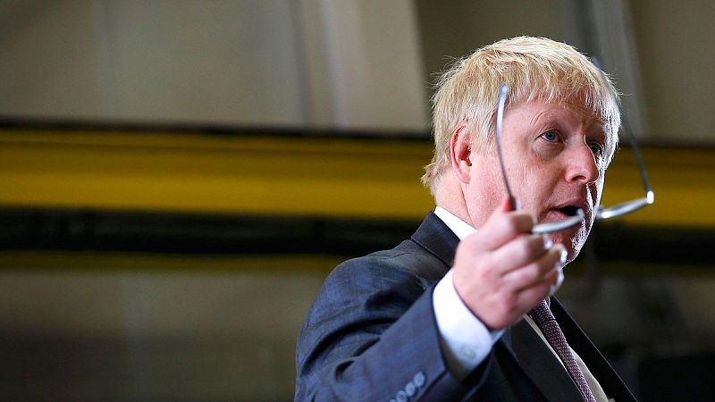 Boris Johnson provoca polémica al comparar la UE con el proyecto de Hitler