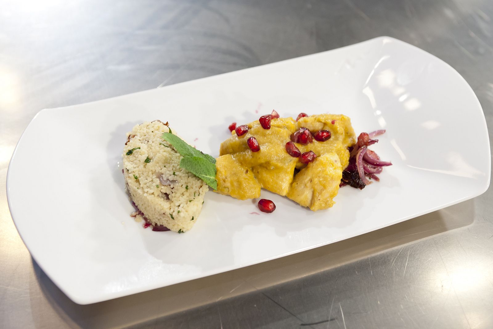 Pollo marroquí con cuscús de hierbabuena