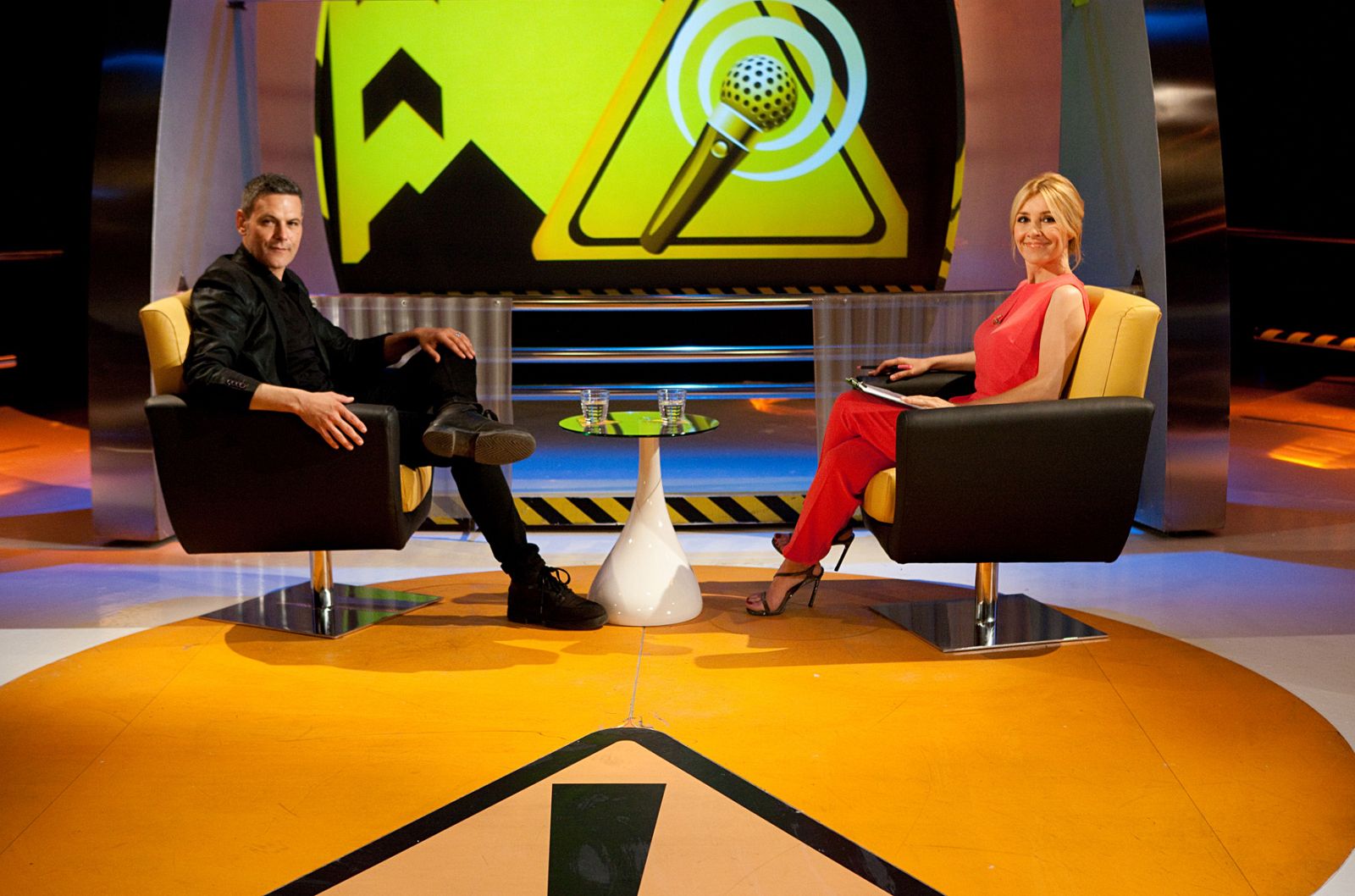 Roberto Enríquez con Cayetana Guillén Cuervo en '¡Atención Obras!'