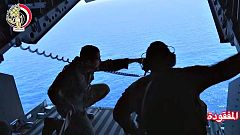 Hallan parte de un cuerpo entre los restos del avión de EgyptAir estrellado en el Mediterráneo