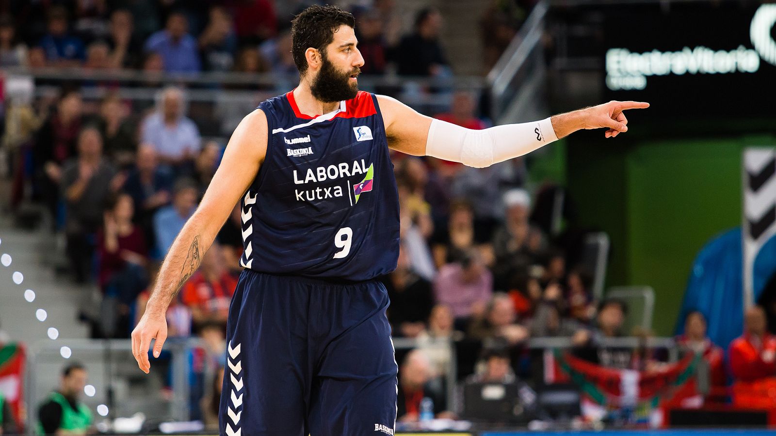 Bourousis, MVP de la Liga Endesa