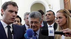 Albert Rivera, desde Venezuela, afirma que el país vive una "crisis humanitaria sin precedentes"
