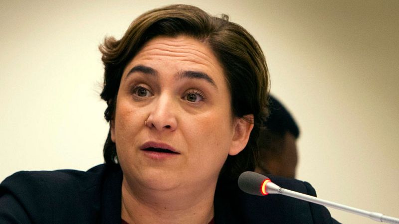 Colau pide "prudencia" a los Mossos para evitar "una escalada de violencia"