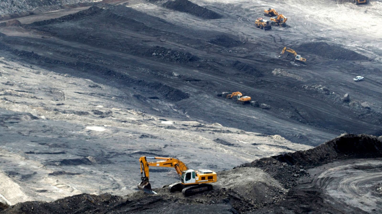 Vista de la mina de carbón a cielo abierto de la empresa Samca en Ariño (Teruel) en una imagen de archivo.