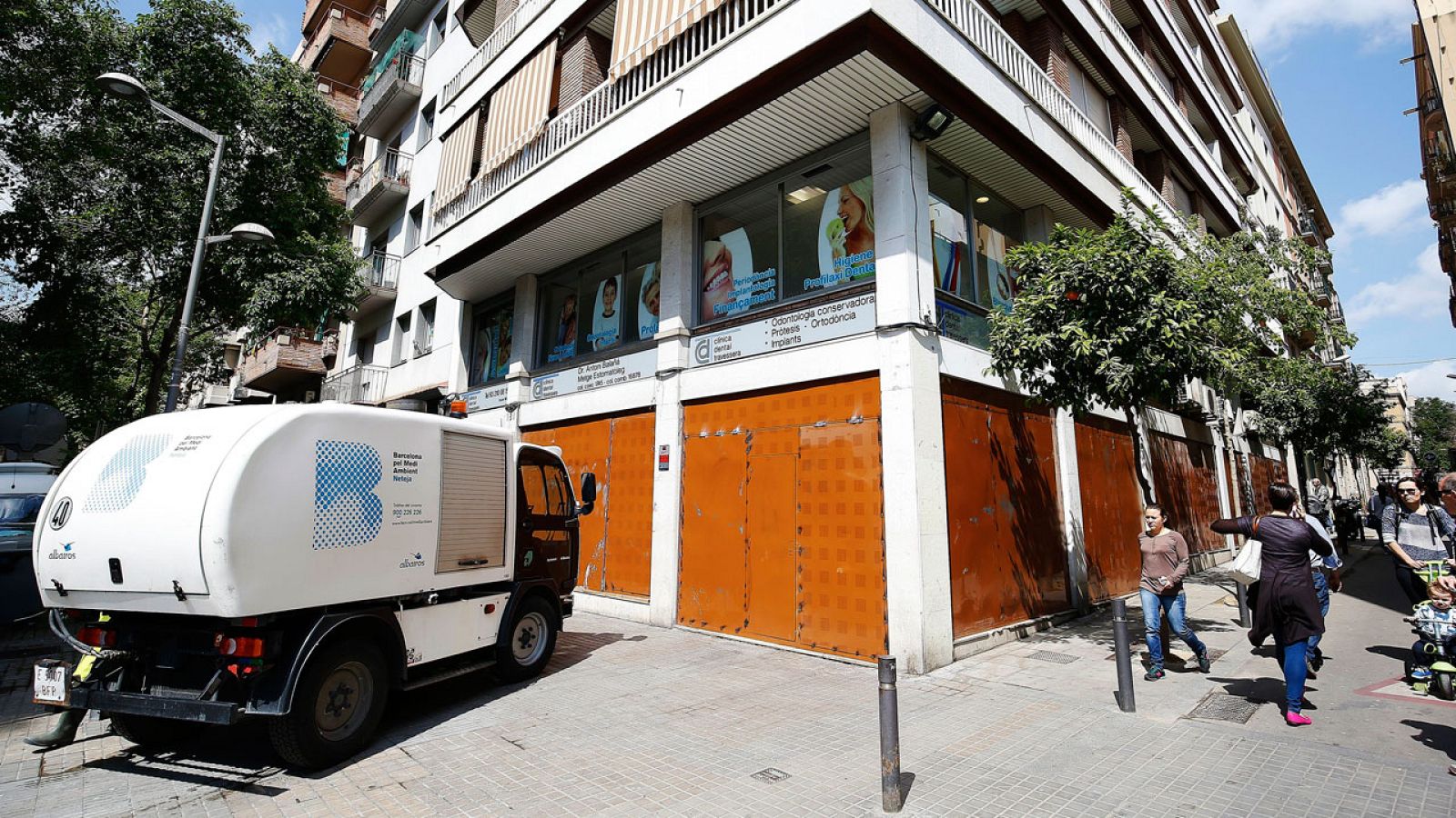 Local del "banco expropiado" de Barcelona, cuyo desalojo ha provocado varias noches de disturbios