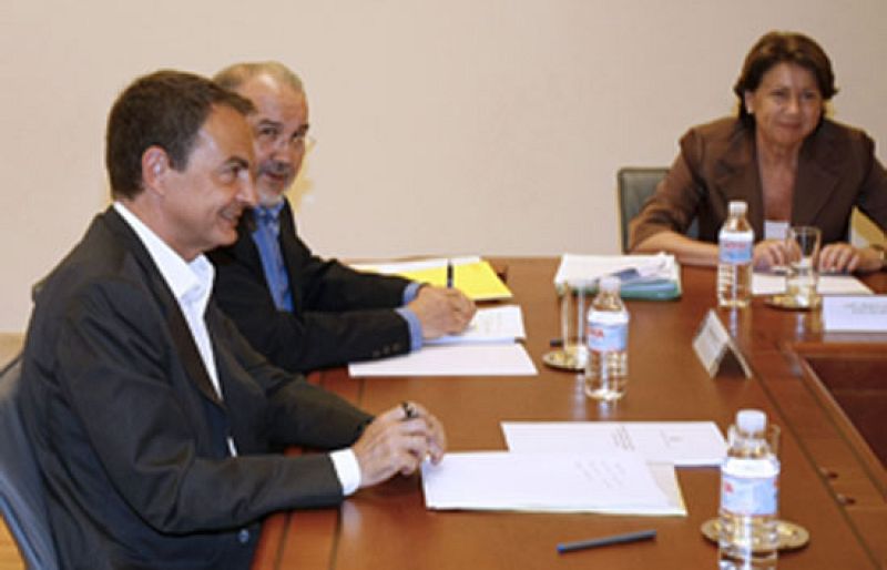 El Gobierno propone 24 nuevas medidas para hacer frente a la crisis en dos años