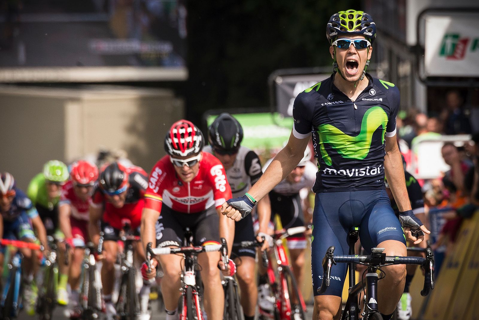 Jesús Herrada (Movistar) celebra la victoria en la segunda etapa de la Dauphiné.