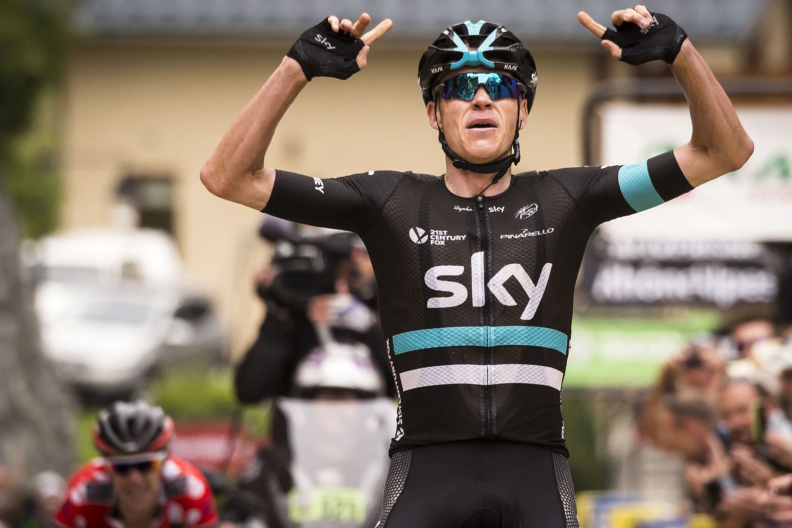 Christopher Froome celebra la victoria en la etapa 5 de la Dauphinè 2016.