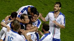 Giaccherini y Pellé dan los tres puntos a Italia