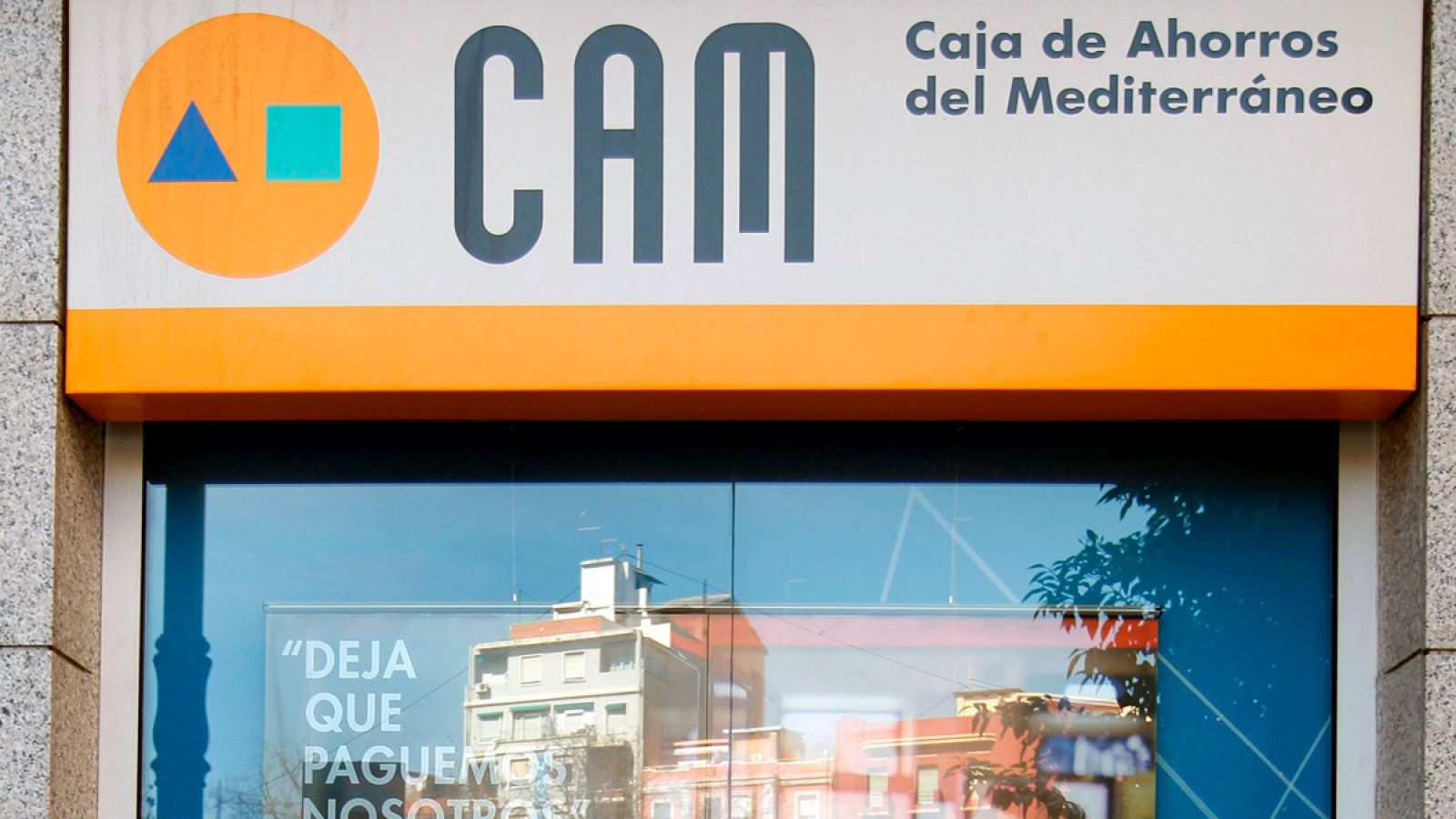 Imagen de archivo de una oficina de la CAM en Valencia
