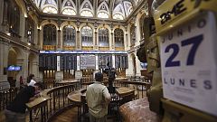 El IBEX 35 baja un 1,83% y pierde los 7.700 puntos, con lo que retrocede hasta niveles de junio de 2013