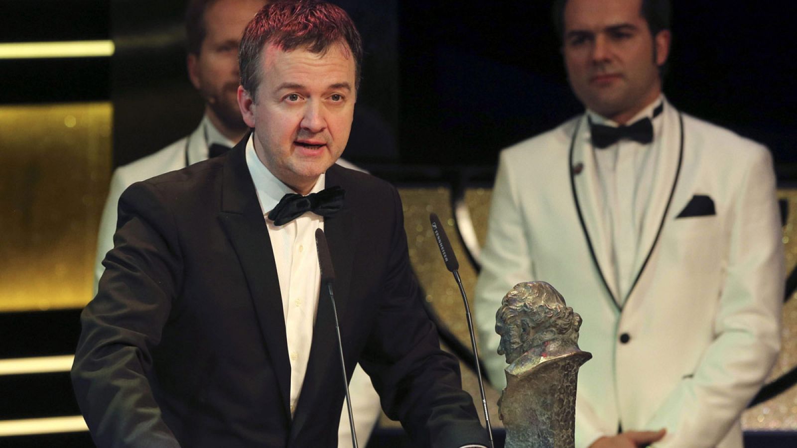 El productor Edmon Roch en una imagen de 2015 recogiendo el Goya a la Mejor Producción, por 'El Niño'.