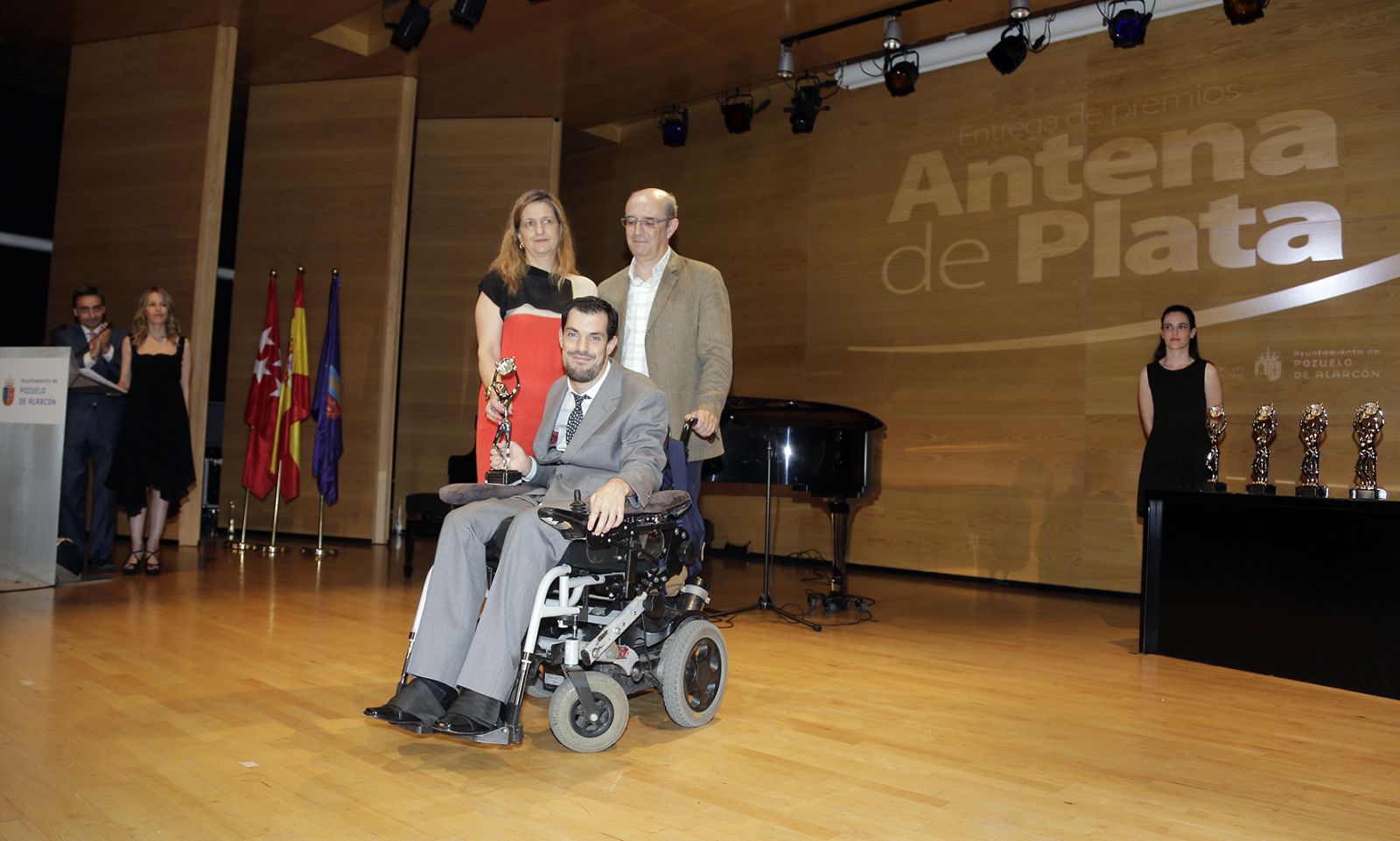 Pedro Molina recoge su Antena de Plata de Radio