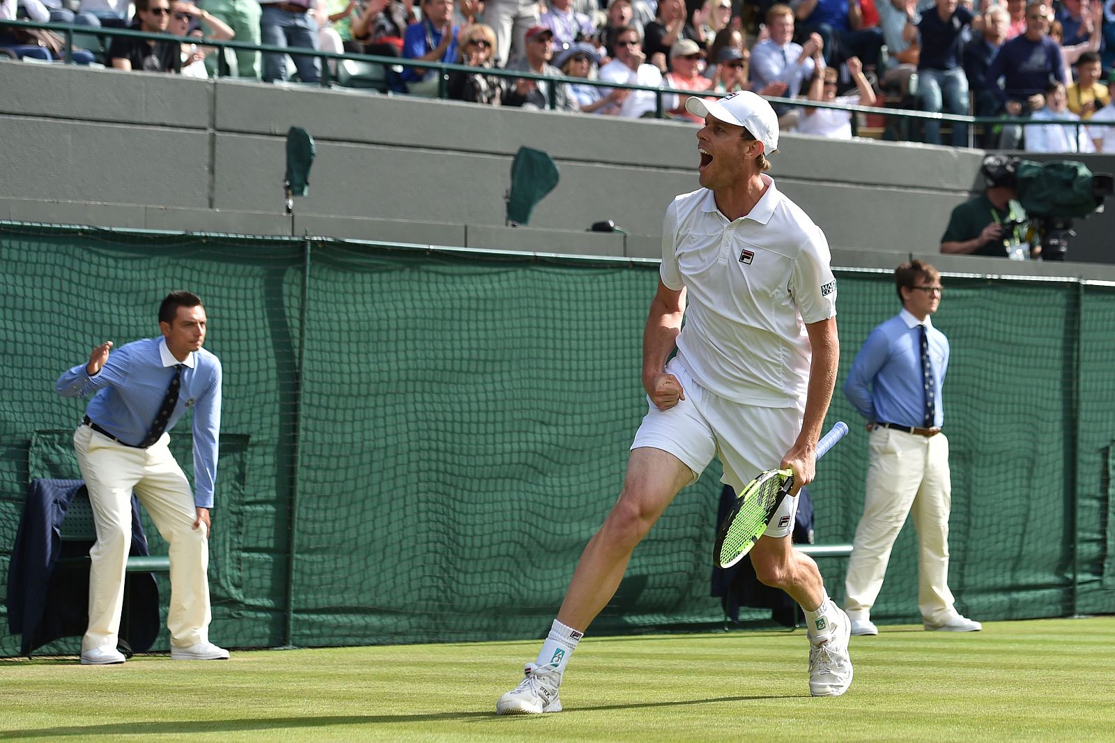 Sam Querrey celebra su victoria ante el serbio en tercera ronda.