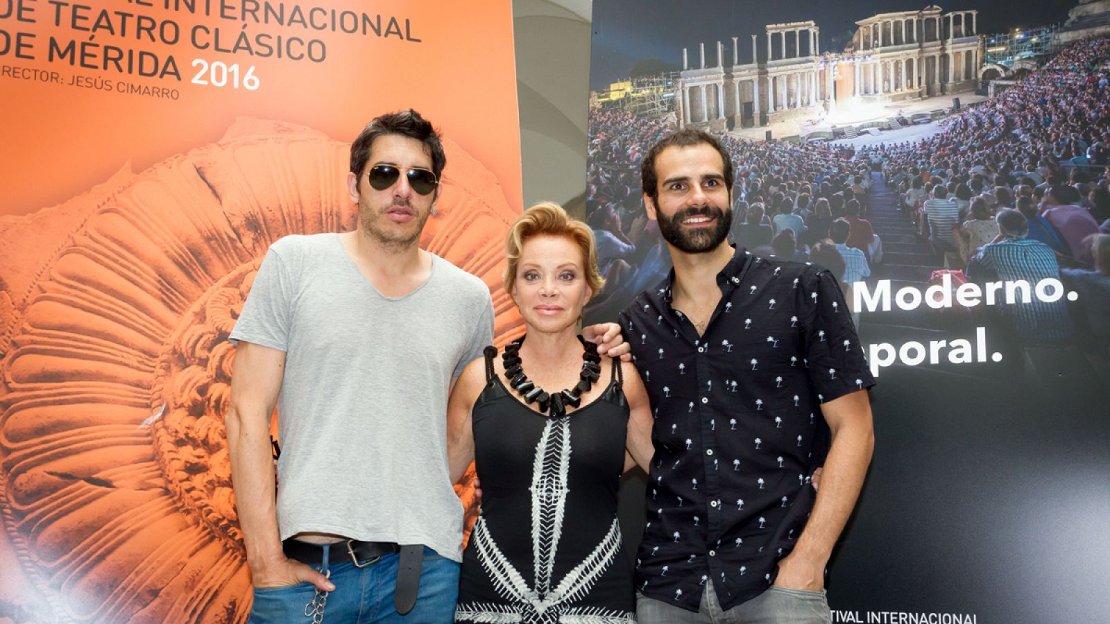 Ignasi Vidal, Paloma San Basilio y David Ordinas, en la presentación en Mérida de 'La décima musa'.