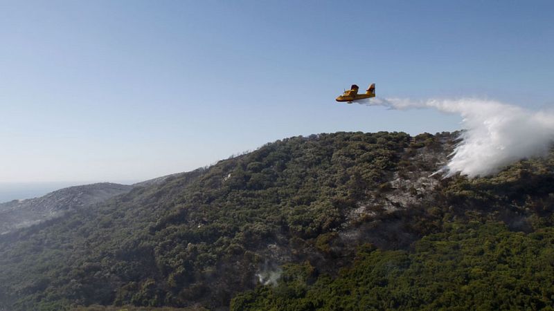 Estabilizados los dos incendios en la provincia de Cádiz