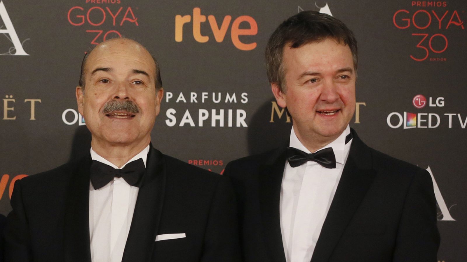 Antonio Resines y Edmon Roch durante la última gala de los Premios Goya.