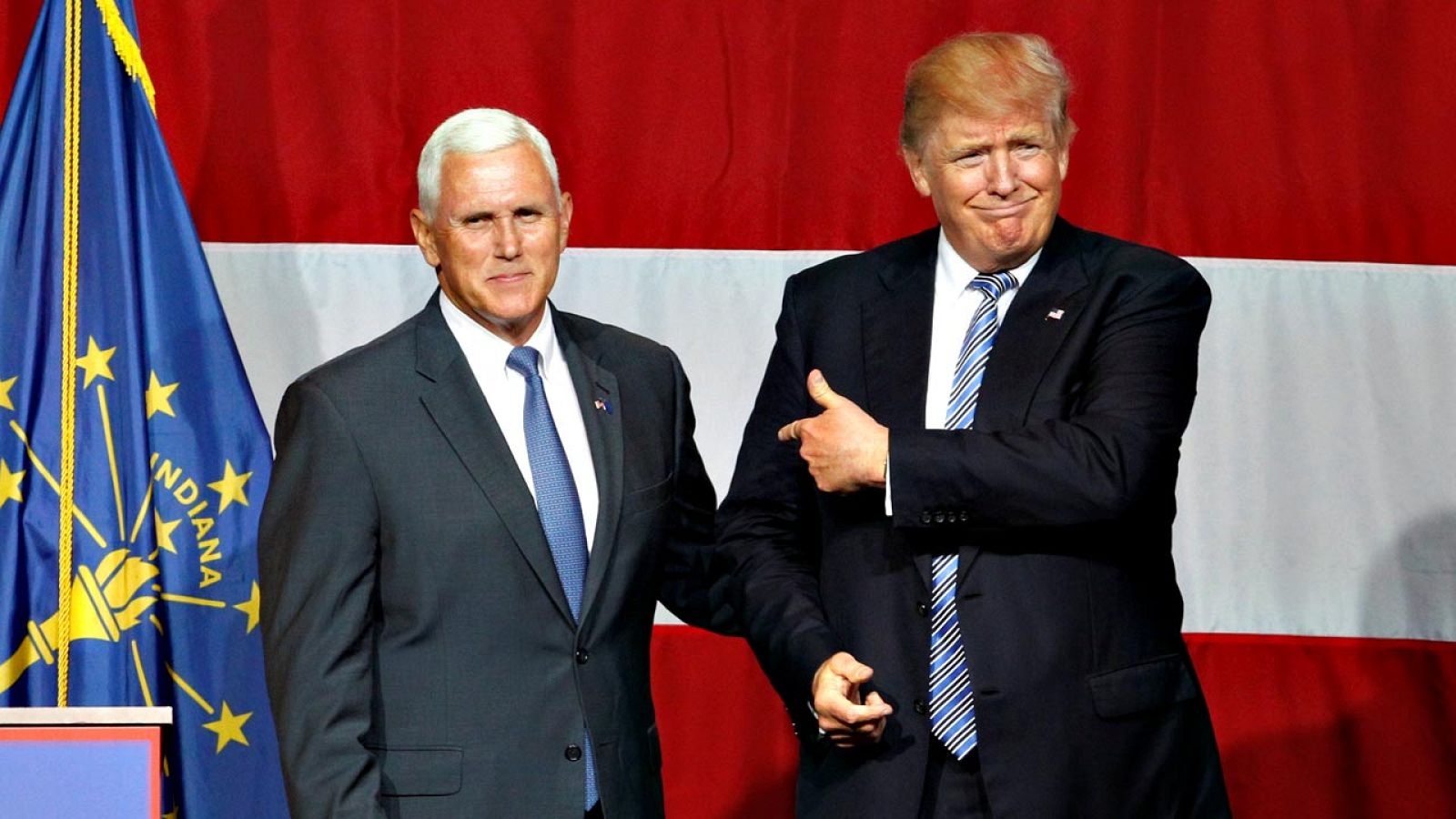 Mike Pence junto a Donald Trump, en un mitin celebrado esta semana en Indiana