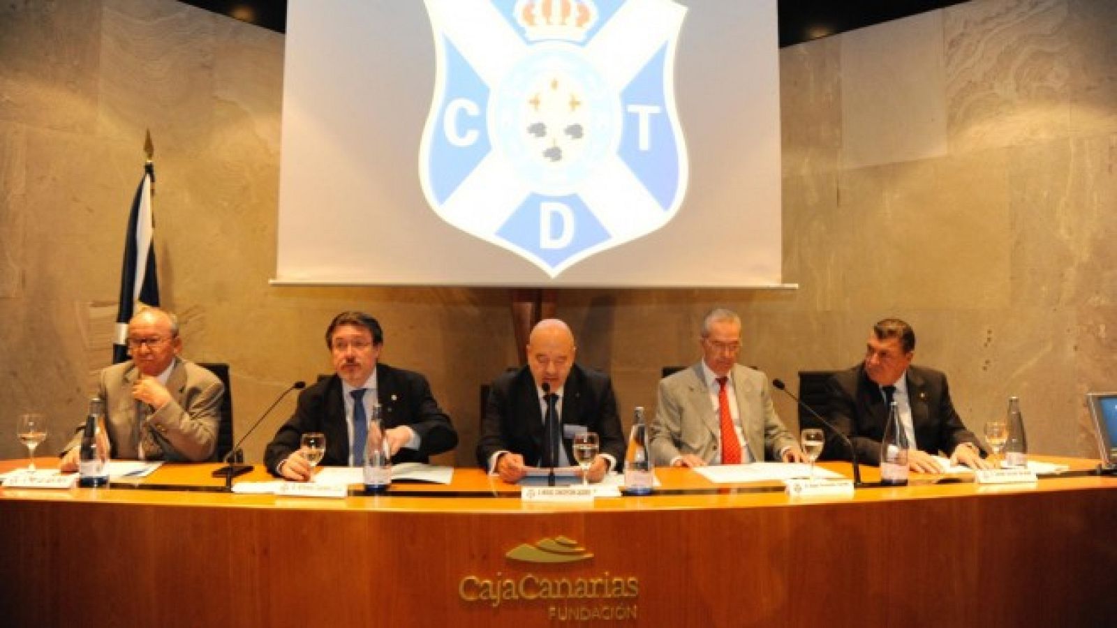 Hoy se elige al presidente del Tenerife