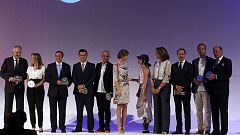 Flash Moda y Roberto Torretta reciben el Premio Nacional de Moda de manos de la reina Letizia