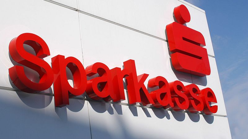 Las cajas de ahorro alemanas ganan al Santander la batalla por el color rojo