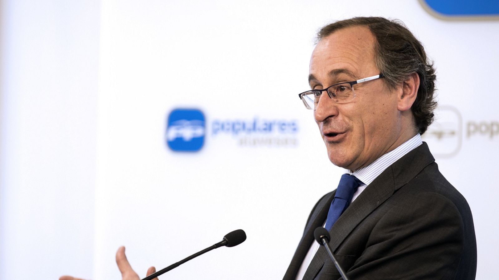 Alfonso Alonso, en la rueda de prensa donde anunció su candidatura a lehendakari en las elecciones del 25 de septiembre.