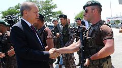 Erdogan acusa a los países occidentales de apoyar el terrorismo y situarse al lado de los golpistas