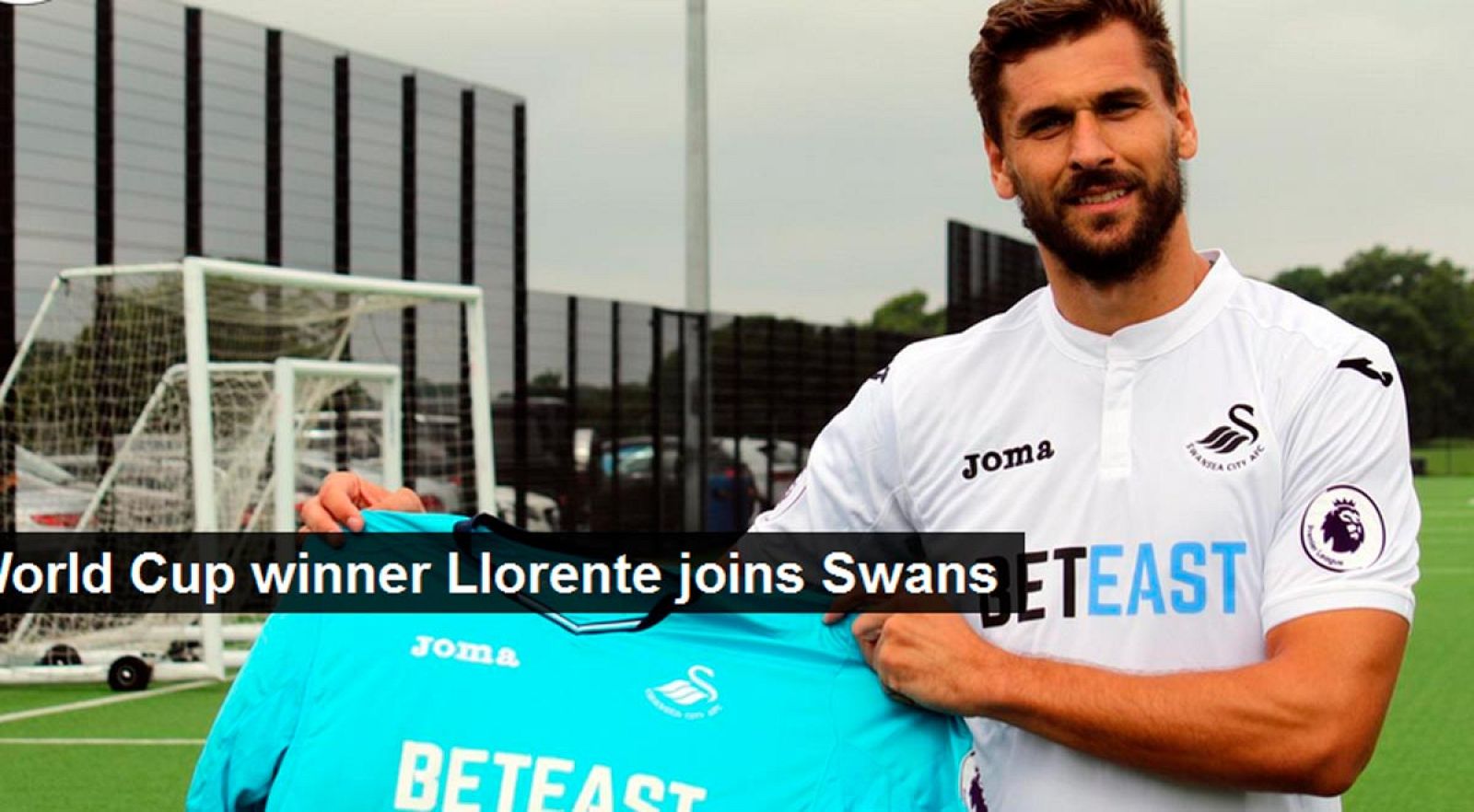 Llorente posa con la camiseta de su nuevo equipo.
