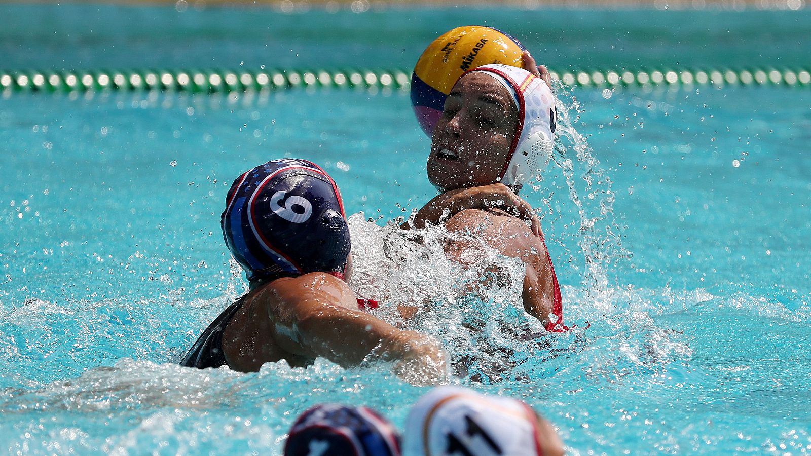 Anna Espar, jugadora de waterpolo, frente a Estados Unidos
