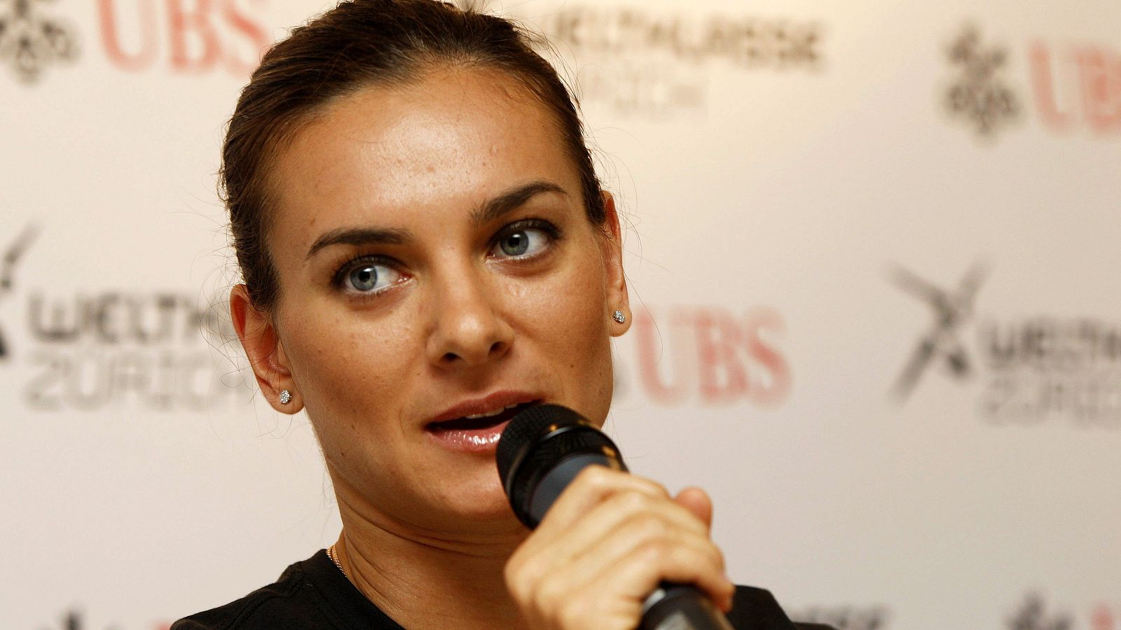 RUEDA DE PRENSA DE YELENA ISINBAYEVA EN ZÃ¿RICH