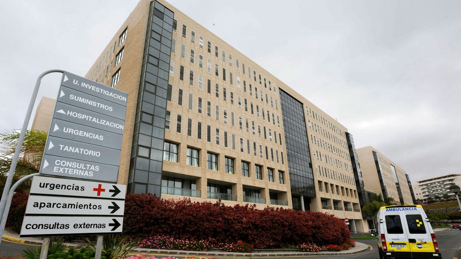 Fachada del Hospital General de Gran Canaria Doctor Negrín