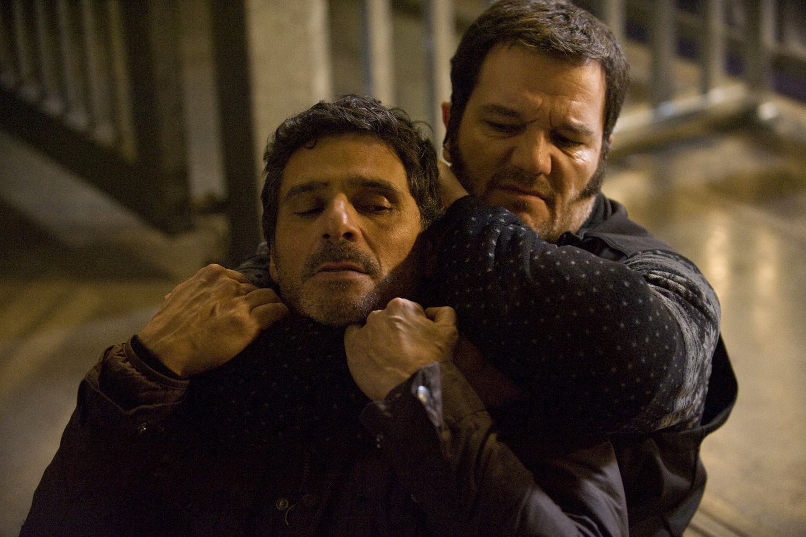 Alice contará con la ayuda de Richard, un policía que fue su primer amor