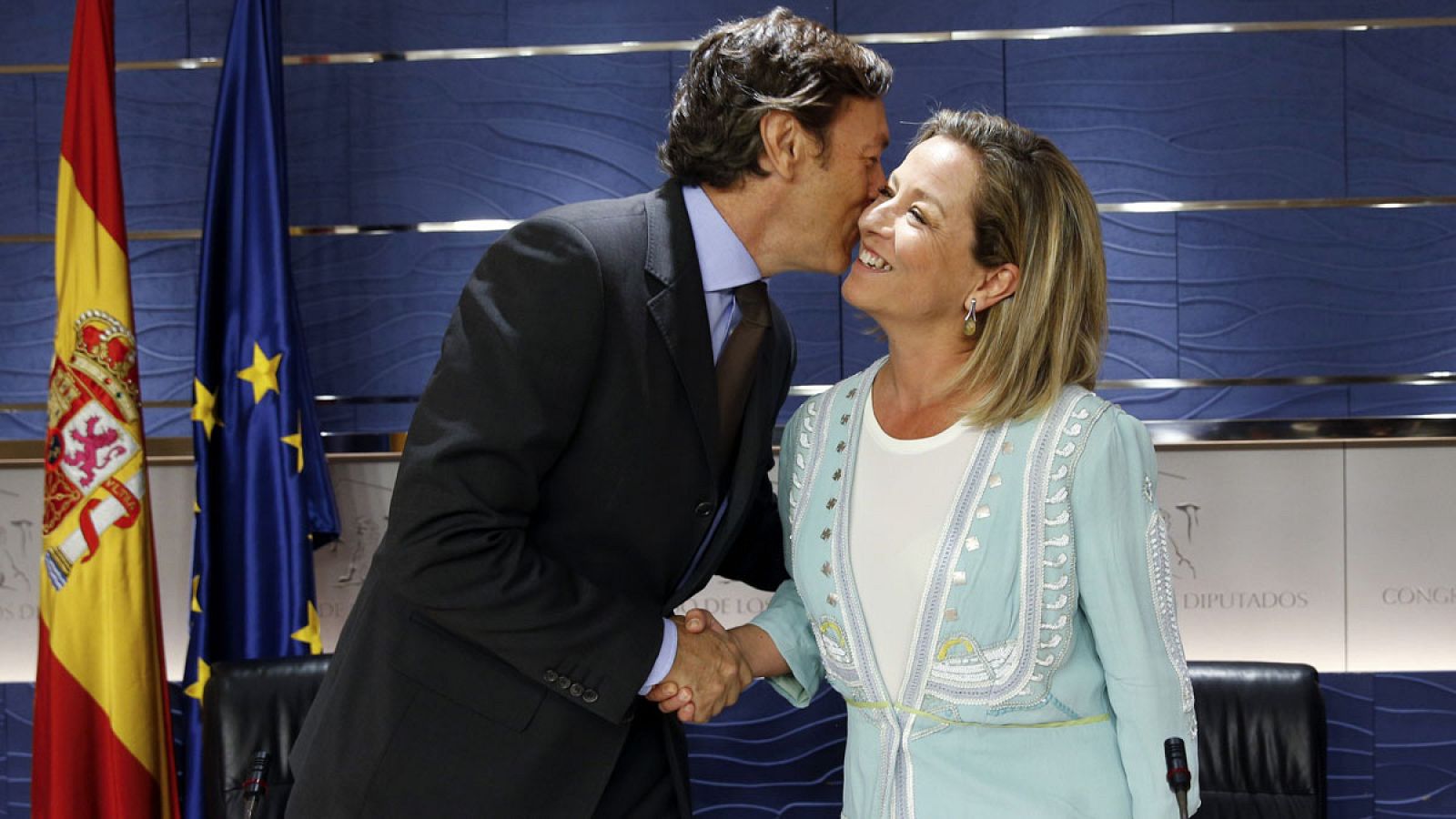 Los portavoces parlamentarios del PP y de Coalición Canaria, Rafael Hernando y Ana Oramas