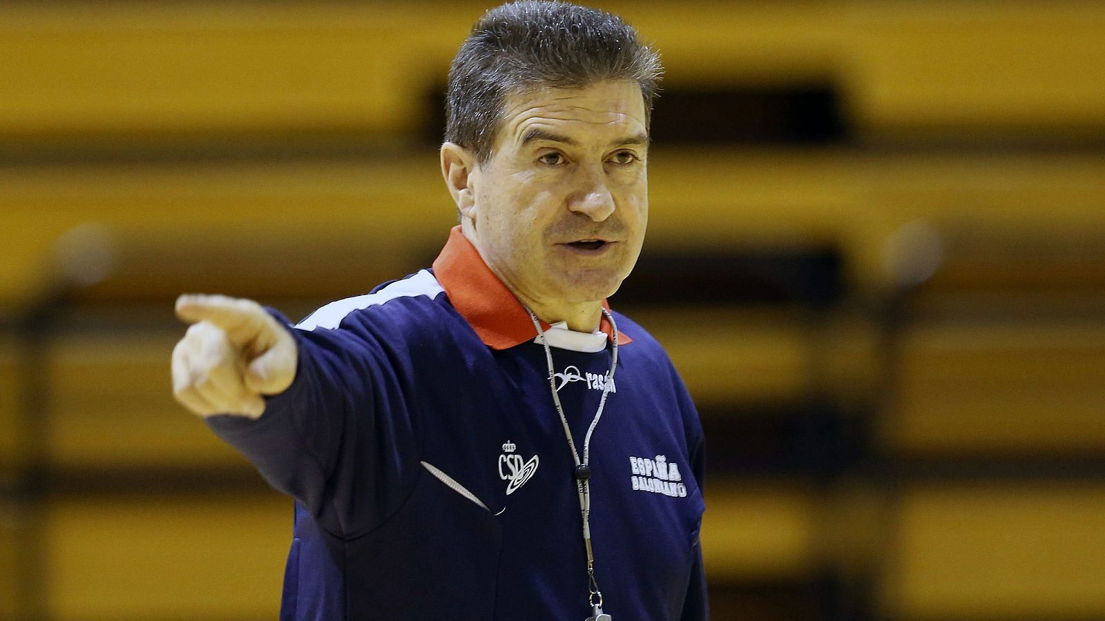 Manolo Cadenas deja de ser seleccionador nacional