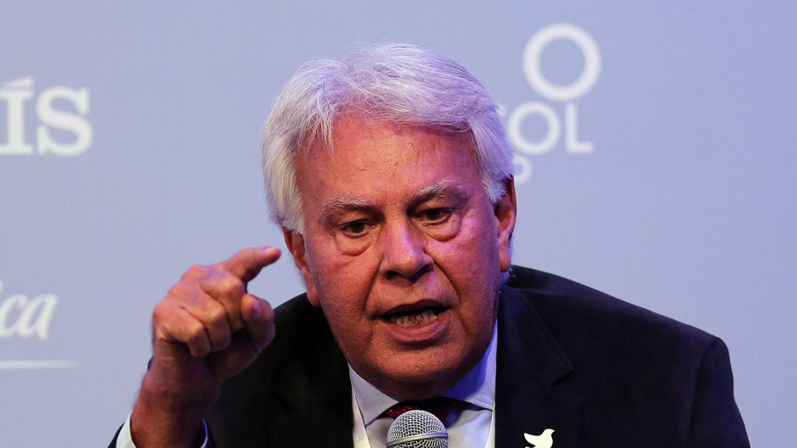 El expresidente del Gobierno Felipe González, en un foro en Colombia.