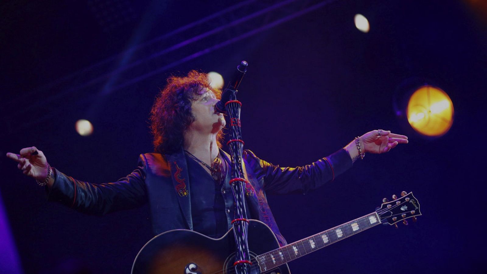 Bunbury durante su actuación en el festival Dcode