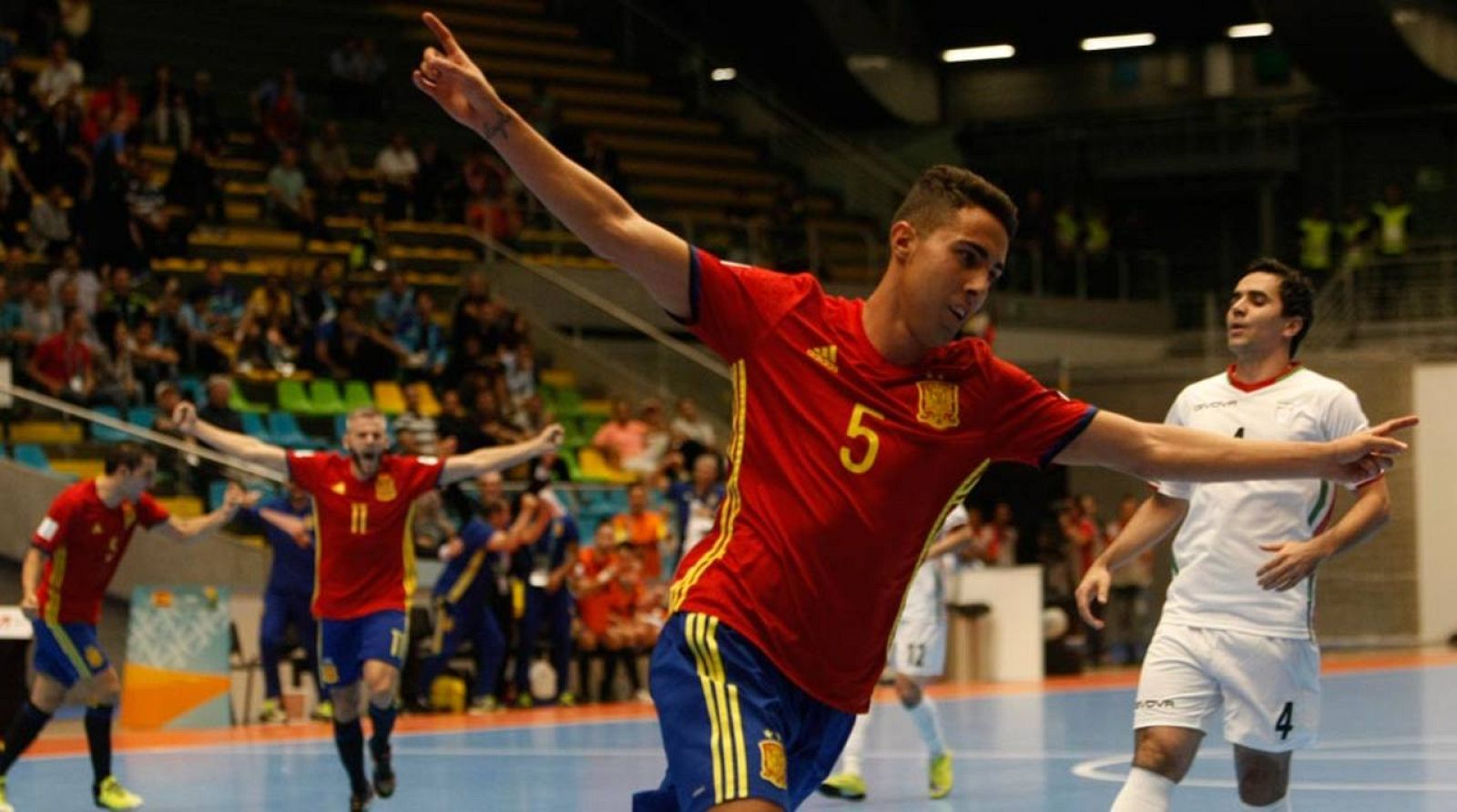 España vence 5-1 a Irán