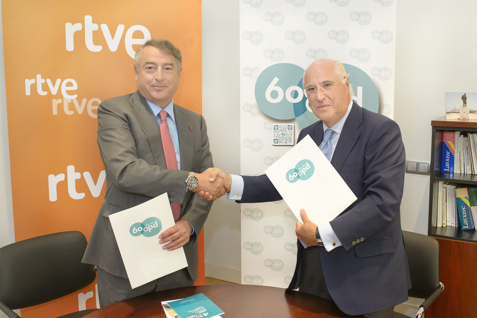 Firma convenio RTVE-APD