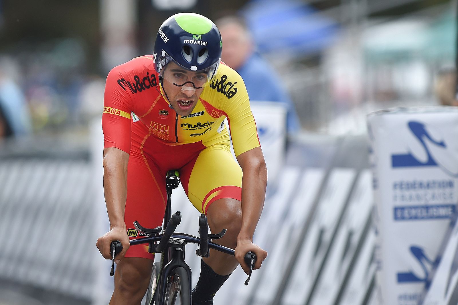 Jonathan Castroviejo llega a la meta de la prueba contrarreloj del Europeo de Plumelec